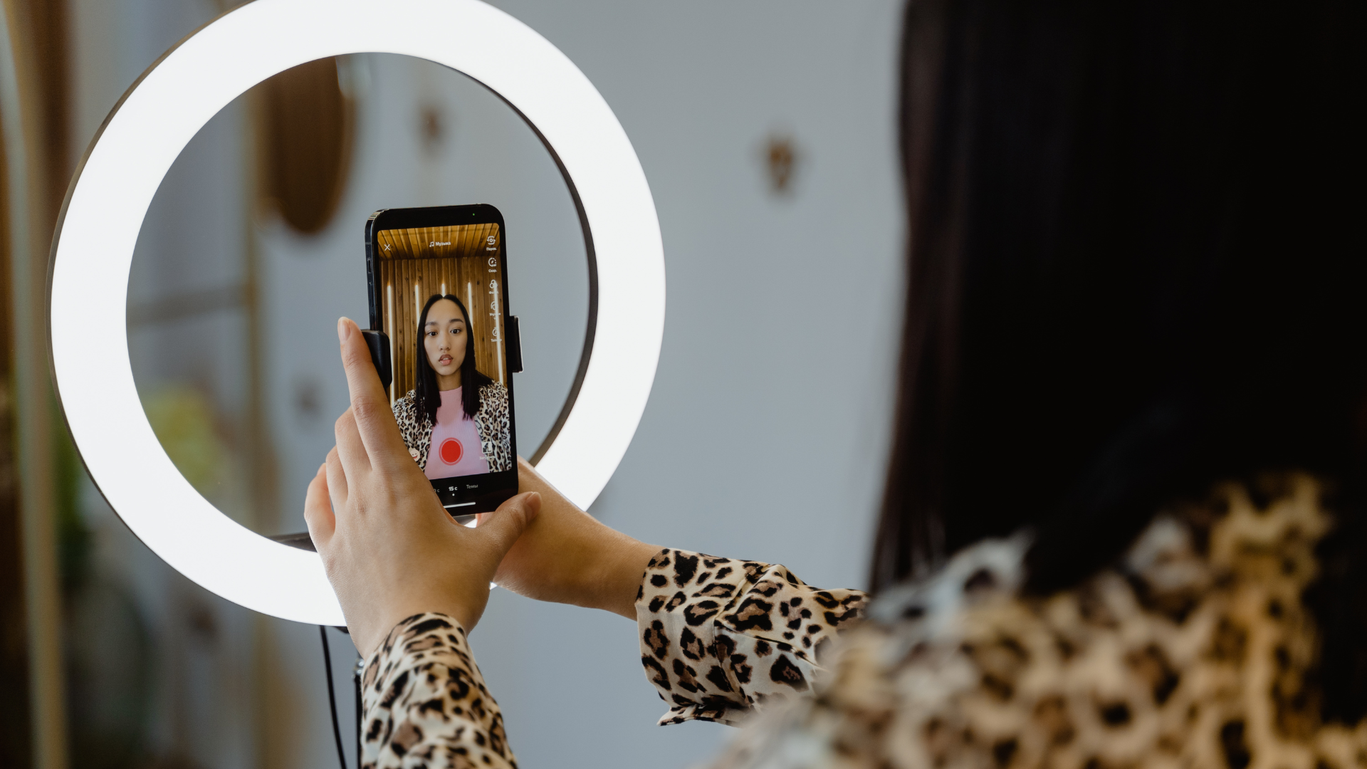 Campagne de valorisation des métiers de la petite enfance : la FFEC lance un concours sur Tiktok !